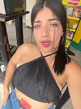 Isaa-Sweet online show from December 21, 2025, 6:31 pm