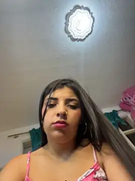 Isaa-Sweet online show from October 31, 2025, 2:13 pm