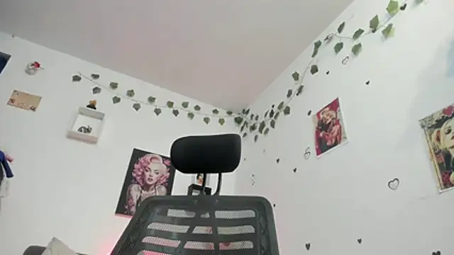anastasia tuya online show from May 8, 2026, 1:53 am