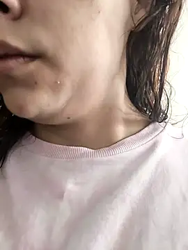 AlanaDesire online show from November 4, 2025, 3:05 pm