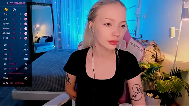 AnyaTaylor  online show from May 24, 2026, 2:11 am