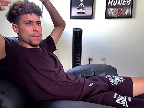 Snapshot of Dollarhot30 chatting on March 4, 2026, 9:22 pm Dollarhot30 online show from March 4, 2026, 9:22 pm