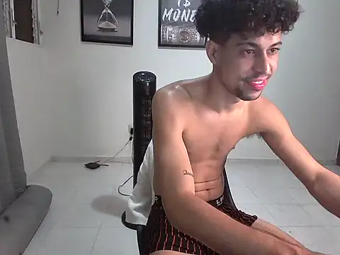 Snapshot of Dollarhot30 chatting on January 15, 2026, 5:00 am Dollarhot30 online show from January 15, 2026, 5:00 am