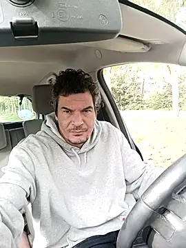 Snapshot of twitshe chatting on October 15, 2025, 9:39 am twitshe online show from October 15, 2025, 9:39 am