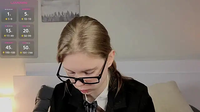 JulietteRain online show from July 27, 2026, 10:17 pm