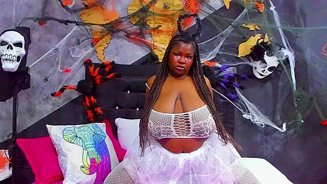 Maiam  Rossi online show from October 31, 2025, 1:08 pm