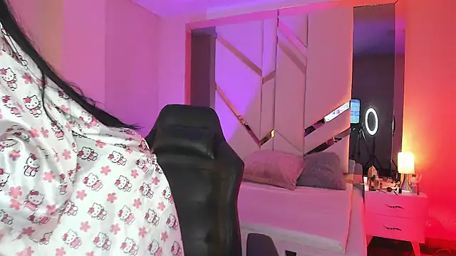 EmmaStonns online show from November 27, 2025, 11:10 am