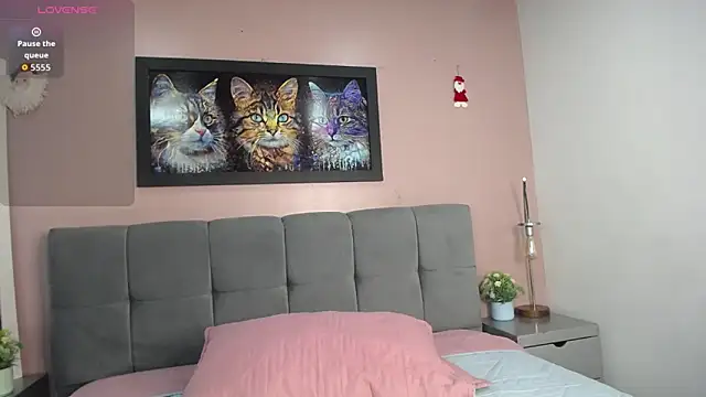 tiiny emilly online show from December 5, 2025, 8:50 pm