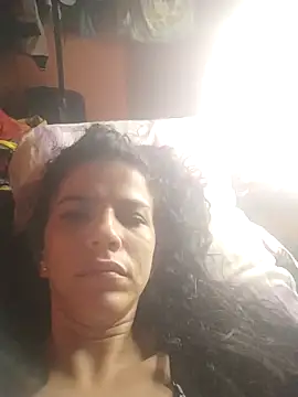 lucerocutte online show from May 6, 2026, 5:11 am