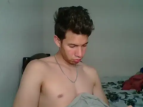 Snapshot of Maxtaylor18 chatting on March 26, 2026, 4:00 am Maxtaylor18 online show from March 26, 2026, 4:00 am