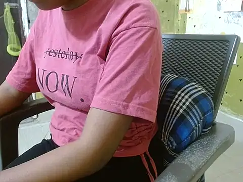 Snapshot of shallyji chatting on October 16, 2025, 2:09 am shallyji online show from October 16, 2025, 2:09 am