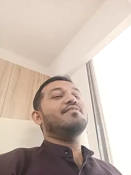 VJ17 online show from November 18, 2025, 4:49 am