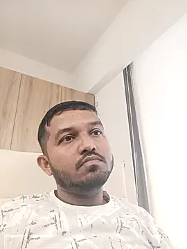 VJ17 online show from November 30, 2025, 6:03 am