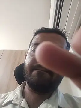 Snapshot of VJ17 chatting on May 15, 2026, 10:13 am VJ17 online show from May 15, 2026, 10:13 am