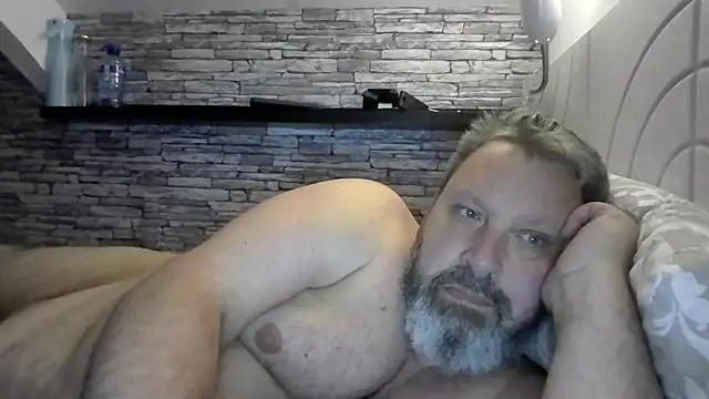 BigMan738xh online show from May 17, 2026, 10:32 pm