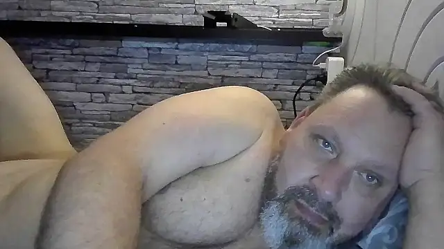 BigMan738xh online show from May 18, 2026, 9:52 pm