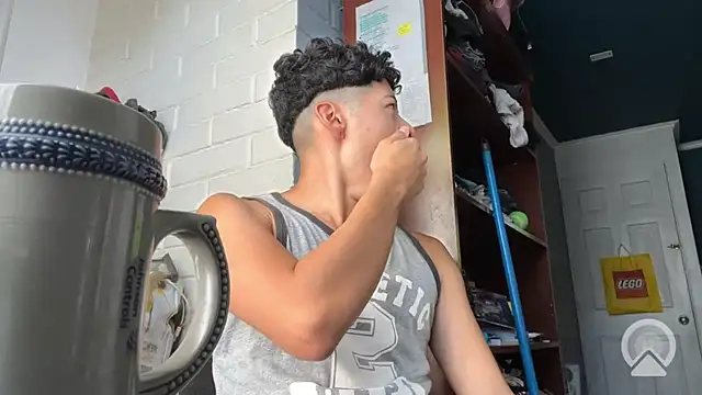 feeelipe2007 online show from February 23, 2026, 9:15 pm