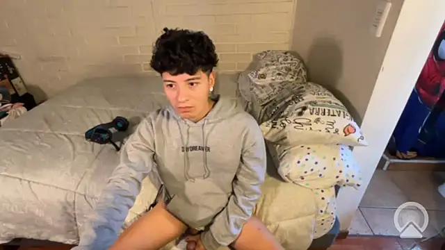 feeelipe2007 online show from February 15, 2026, 7:13 pm