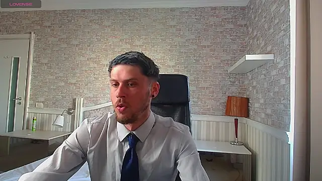 JonahShaw online show from May 28, 2026, 4:42 am
