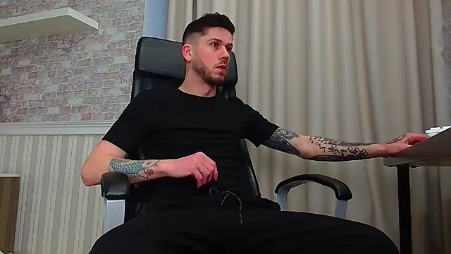 JonahShaw online show from December 15, 2025, 5:46 am