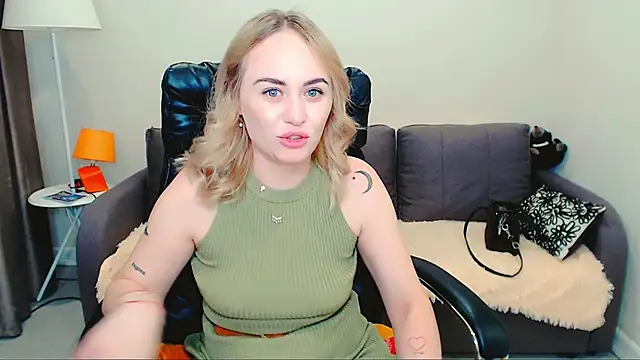 LiluMoon   online show from June 16, 2026, 4:29 pm