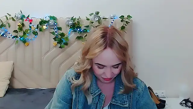 LiluMoon   online show from April 29, 2026, 4:33 pm