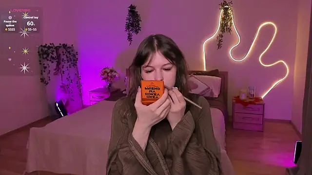 Lisa Blossom online show from June 4, 2026, 6:07 am