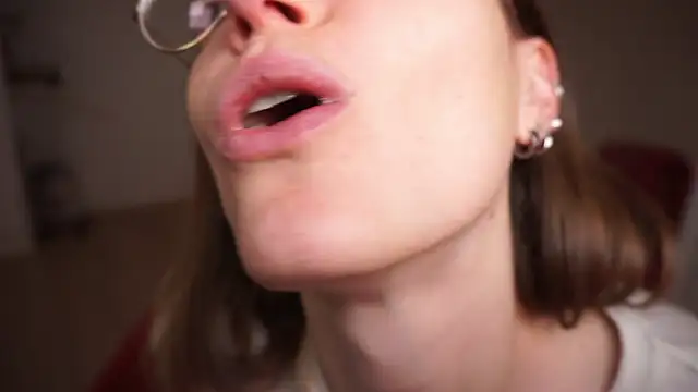 Scorpion Peach online show from November 8, 2025, 11:25 am