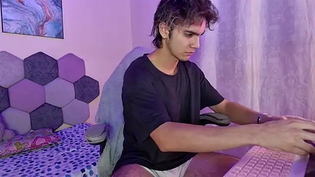 Snapshot of zeta_tgn chatting on October 4, 2025, 12:07 pm zeta tgn online show from October 4, 2025, 12:07 pm