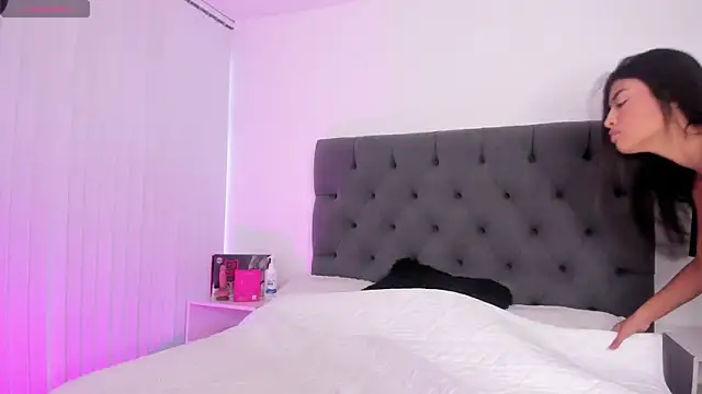 Snapshot of VictoriaParkeer chatting on November 20, 2025, 11:44 am VictoriaParkeer online show from November 20, 2025, 11:44 am