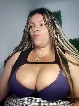 Snapshot of Eva_Luxei chatting on February 25, 2026, 6:57 am Eva Luxei online show from February 25, 2026, 6:57 am