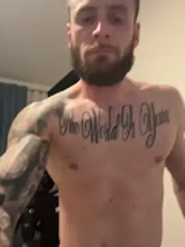 Snapshot of Wyrolowanyyy chatting on December 19, 2025, 8:22 pm Wyrolowanyyy online show from December 19, 2025, 8:22 pm