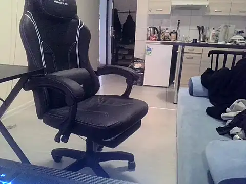 Snapshot of Wyrolowanyyy chatting on December 20, 2025, 9:56 am Wyrolowanyyy online show from December 20, 2025, 9:56 am