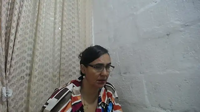 gabbyparker  online show from April 4, 2026, 9:49 am