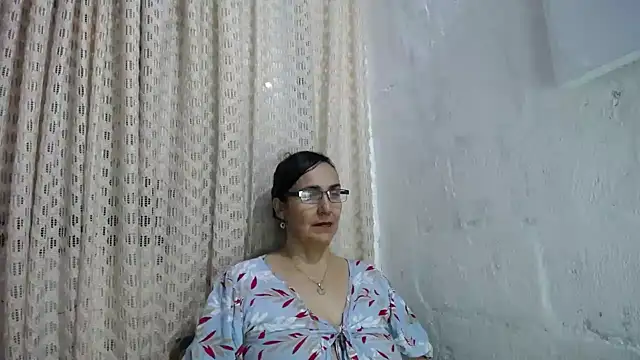 gabbyparker  online show from November 11, 2025, 11:42 pm