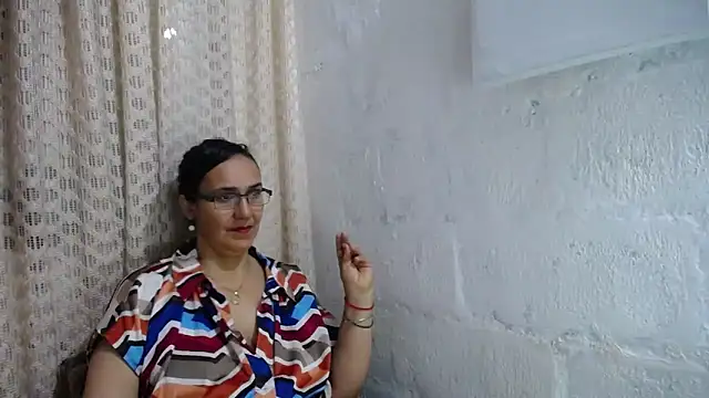 gabbyparker  online show from October 16, 2025, 10:01 am