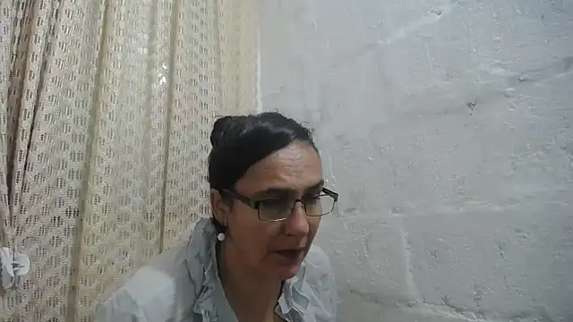 gabbyparker  online show from April 5, 2026, 10:00 am