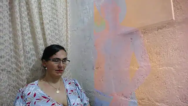 gabbyparker  online show from October 4, 2025, 8:32 pm