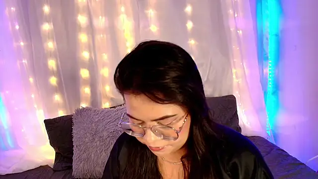 LilyRousee online show from March 27, 2026, 1:36 am