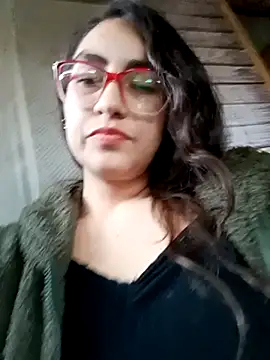 BomBomLuu online show from December 13, 2025, 10:49 pm