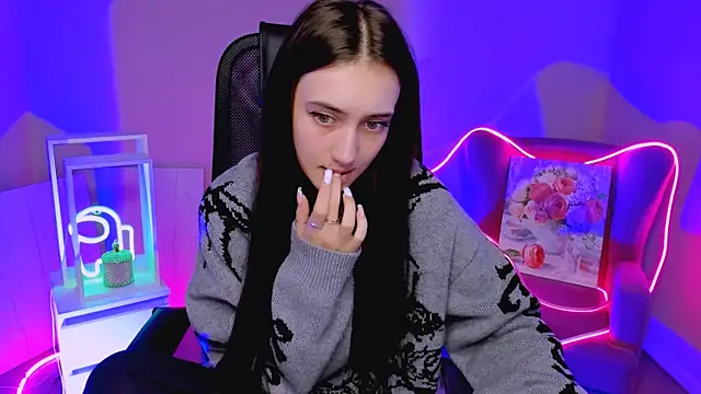 olivianorton online show from December 2, 2025, 3:58 pm