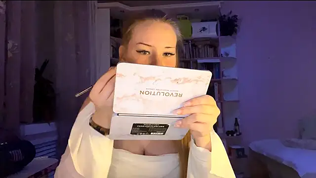 PandaFluff online show from September 21, 2025, 10:15 pm