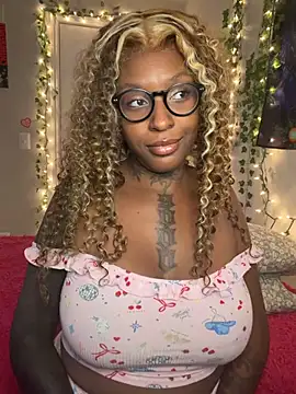 Snapshot of MistiSavannah chatting on July 26, 2026, 2:07 am MistiSavannah online show from July 26, 2026, 2:07 am