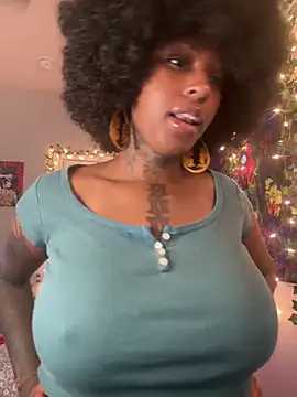 Snapshot of MistiSavannah chatting on June 17, 2026, 1:32 pm MistiSavannah online show from June 17, 2026, 1:32 pm