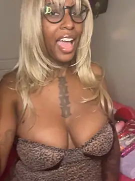 MistiSavannah online show from October 25, 2025, 2:00 am