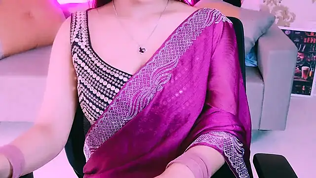 Snapshot of My_Rose chatting on February 13, 2026, 3:12 pm My Rose online show from February 13, 2026, 3:12 pm