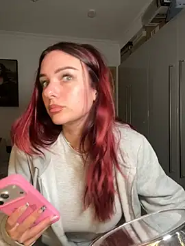 Snapshot of OliviaaFischer chatting on April 11, 2026, 6:33 pm OliviaaFischer online show from April 11, 2026, 6:33 pm