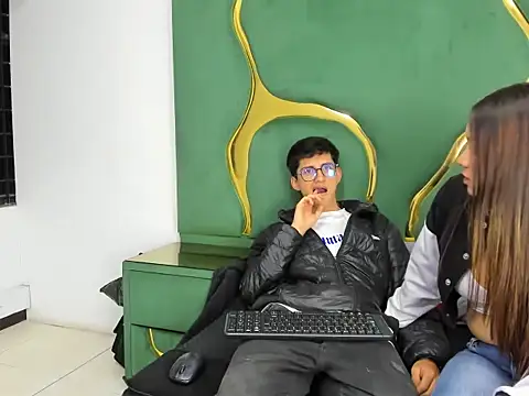 Noa Arez online show from October 7, 2025, 5:08 am