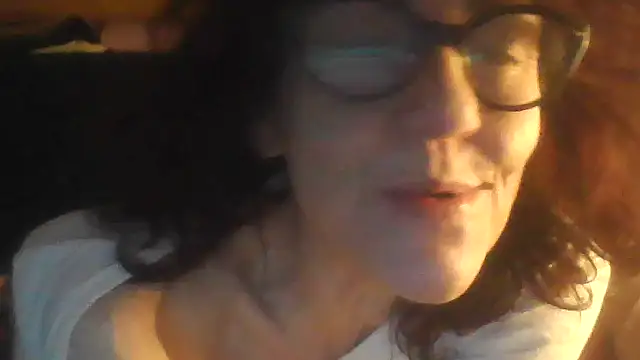 Snapshot of klarissabloum chatting on March 3, 2026, 6:53 am klarissabloum online show from March 3, 2026, 6:53 am