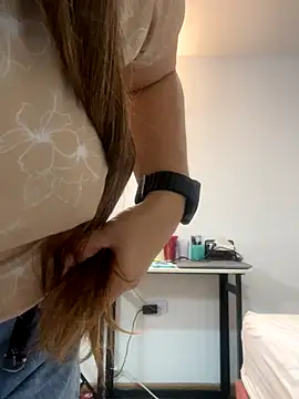 emma hot2006 online show from October 22, 2025, 4:28 pm